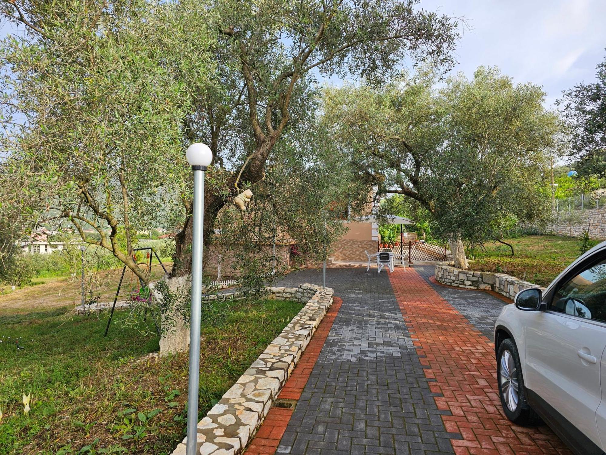 Guesthouse Iljaz Berati Exterior foto